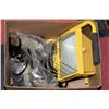 Image 1 : BOX WITH HALOGEN WORK LIGHT AND RATCHET STRAPS