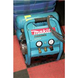 MAKITA 2.5HP 4.2 GALLON AIR COMPRESSER MODEL MAC24