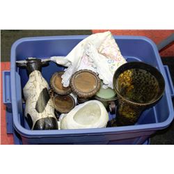 TOTE WITH HOUSEHOLD DECOR