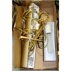BOX WITH 2 PICTURE LAMPS WITH LIGHTBULBS