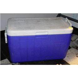 COLEMAN COOLER WITH CAMP LAMP