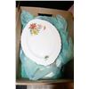 Image 1 : BOX OF C.1930 ENGLAND-GRINDLEY CREAM PETAL DISHES