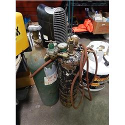 WELDING TANKS - 2 & TORCH AND EXTRA TIPS