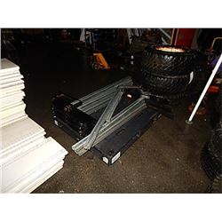 SET OF GONDOLA SHELVING