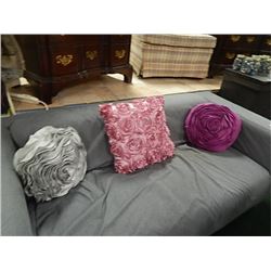 THROW CUSIONS - FLOWERED - 3