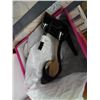 Image 25 : Complete Shoe Store Inventory - 700 + Pairs
