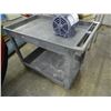 Image 1 : Rubbermaid Cart