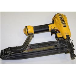 DEWALT 7/16" CROWN STAPLER