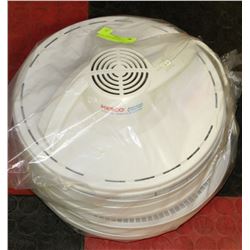 NESCO FOOD DEHYDRATOR
