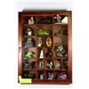 Image 1 : GROUP OF COLLECTIBLES IN DISPLAY CASE