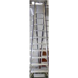 10' ALUMINUM LADDER