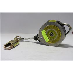 DYNA-LOCK SELF RETRACTING LANYARD