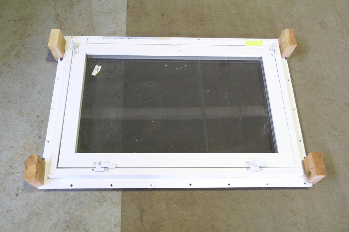 LOWE BASEMENT WINDOW 367/16W X 245/8H