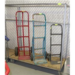 STORAGE RACK ON WHEELS
