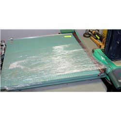 VINTAGE PRIEMER PAPER CUTTER