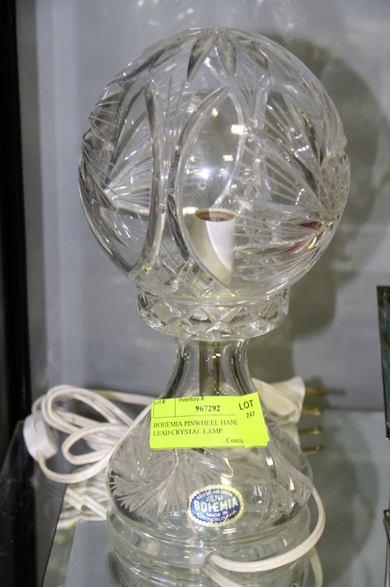 BOHEMIA PINWHEEL HANDCUT LEAD CRYSTAL LAMP