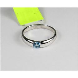 LADIES 10KT WHITE GOLD AND AQUAMARINE RING SZ 6
