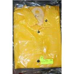 RAIN JACKET - SIZE M