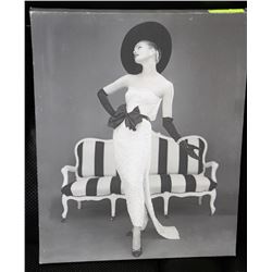 RETRO STYLE CANVAS BLACK AND WHITE WALL ART