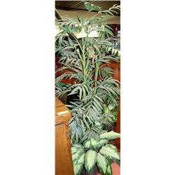 ARTIFICIAL TREE 5' WITH LIGHTS IN WICKER BASKET