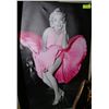Image 1 : MARILYN MONROE CANVAS PIC 23"X36"