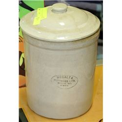 1 GALLON MEDALTA CROCK WITH LID