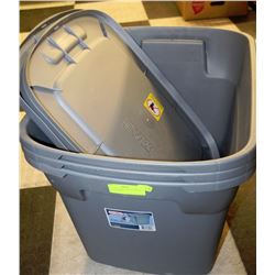 GREY RUBBERMAID CONTAINERS WITH LIDS X3