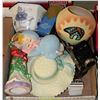 Image 1 : FLAT OF ASSORTED HOUSEHOLD DECOR