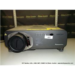 PANASONIC SXGA+7000 PROJECTOR (PS) 71796-S880537