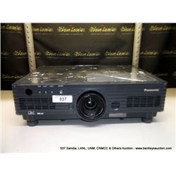 PANASONIC PT-D5700U PROJECTOR (PS) 47582