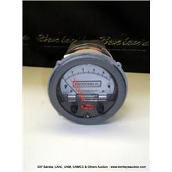DWYER 3210 PHOTOHELIC GAUGE