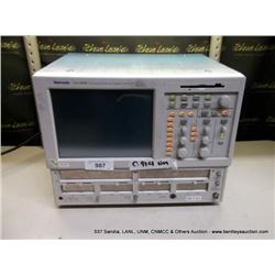 TEKTRONIX CSA 8000 COMMUNICATIONS SIGNAL ANALYZER