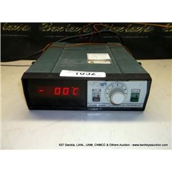 FLUKE 2168A DIGITAL THERMOMETER