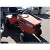 Image 8 : SIMPLICITY LANDLORD HYDRO 18 RIDING LAWNMOWER, 549 HOURS, 2 KEYS