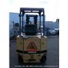 Image 4 : CATERPILLAR F50D SA  ELECTRIC FORKLIFT, 5000 LBS MAX CAPACITY, SERIAL # 2MD00120, 1 KEY