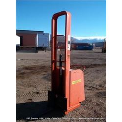 PRESTO C-74 HYDRAULIC LIFT TRUCK, 1000 LB CAPACITY NO KEYS