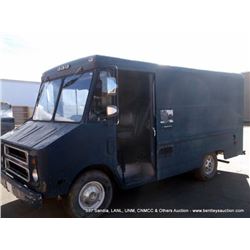 1984 CHEVROLET CP30842 4X2 VAN ~ 43,695 MILES VIN: 1GCGP32JOE3330471, MULTISTOP, DIESEL, 6.2 LITER N