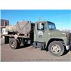 Image 3 : 1983 INTERNATIONAL 1654/S1600 TRUCK ~ 86,675 MILES VIN: 1HTLAHEM8EHA27708, FLATBED, FUEL TANKS TITLE