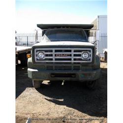 1975 GMC 6500 DUMP TRUCK ~ UNKNOWN MILES VIN: TCE664V58805, V8 TITLE # 07351134A165066 1 KEY 4252