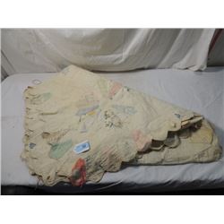 ANTIQUE VINTAGE HAND STITCHED QUILT
