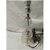 Image 2 : PAIR VINTAGE CRYSTAL BEDSIDE BOUDOIR LAMPS