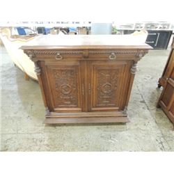 SMALL SIDEBOARD OAK ANTIQUE CABINET TWO DOORS