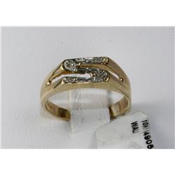#0416 - 10K YELLOW GOLD DIAMOND RING