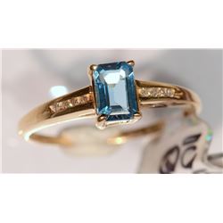 10KT GOLD TOPAZ DIAMOND RING W/ COA
