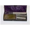 Image 1 : VINTAGE VALET AUTO-STROP SAFETY RAZOR IN CASE