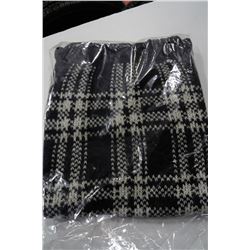 NEW BLACK/ANTIQUE CREAM SWEATER