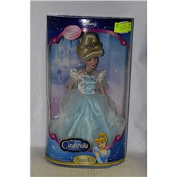 DISNEY CINDERELLA  COLLECTOR DOLL IN PACKAGE