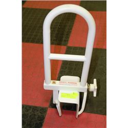 METAL BATHTUB ASSISTANCE HANDLE