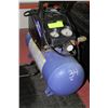 Image 1 : CAMPBELL HAUSFELD 3 GALLON AIR COMPRESSOR