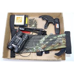 BOX W/ARCHERY WRIST GUARD & TRU-FIRE